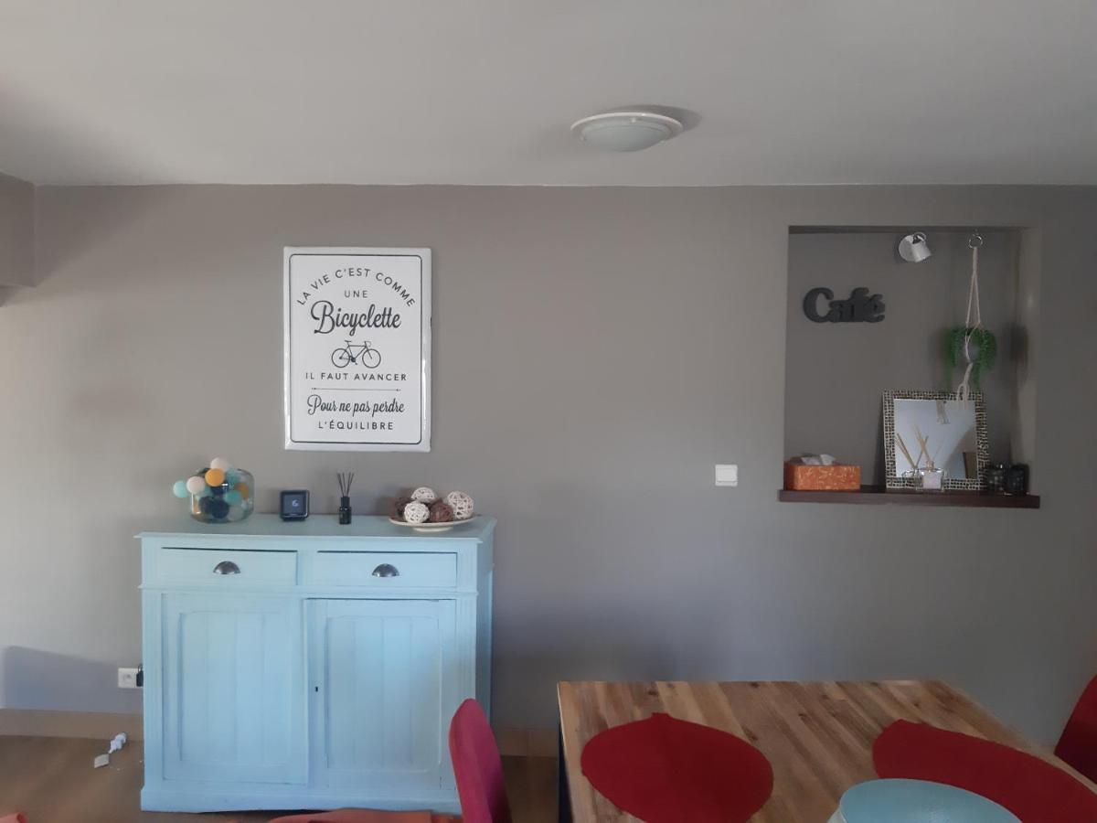 Gite Le Pt'I Baillis Nismes Esterno foto